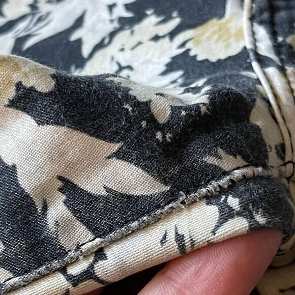 7 FOR ALL MANKIND The Cropped Skinny - Black Floral 26 - Picture 7 of 12